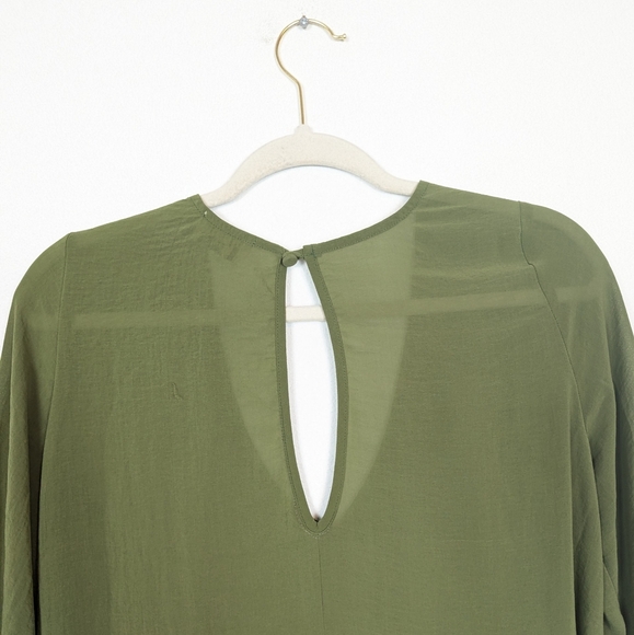 Show Me Your MuMu Olive Green Long Sleeve V-Neck Blouse Size M - Picture 5 of 7